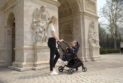 拒絕安全隱患，家長們必不可少的嬰兒推車該有哪些功能3