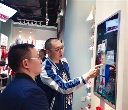 開業(yè)3天業(yè)績達32萬的“黑”店，為什么寧愿排隊也要去？