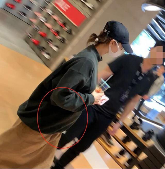 劉詩(shī)詩(shī)挺大肚逛街四肢纖細(xì) 準(zhǔn)媽媽怎樣長(zhǎng)胎不長(zhǎng)肉？