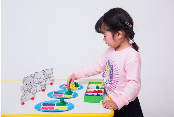 紅黃藍親子園研發(fā)愛思卡勒啟智屋 幫孩子玩轉(zhuǎn)思維