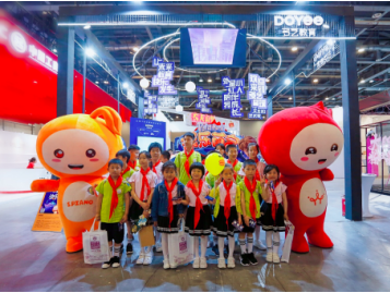 多藝教育亮相未來生活節(jié)“智能+快樂”完美詮釋未來教育