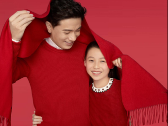 昨天，他沒有給女兒講晚安故事，但卻是她的騎士英雄