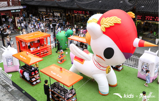 安踏兒童又搞事情？6米高快閃店亮相上海豫園