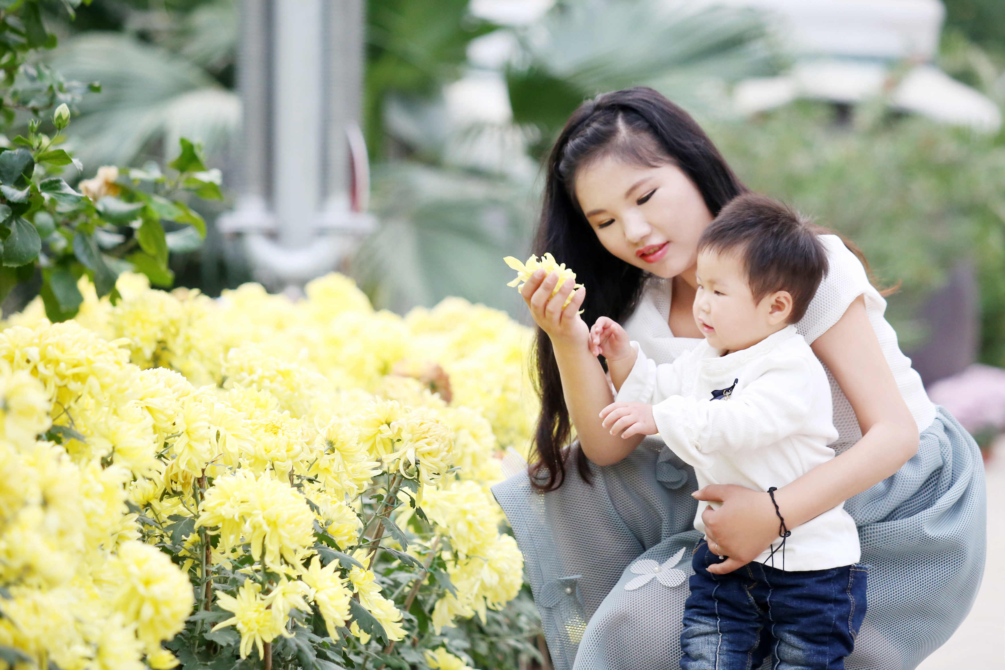 母親陪玩，孩子社交能力強