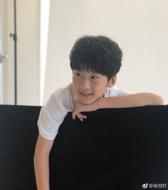 張亮兒子天天曬彈鋼琴視頻，星二代的才藝培養(yǎng)之路