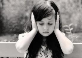 寶寶“怕生”有原因 父母糾正方法不可少