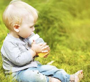 寶寶不能喝果汁 鮮榨純果汁也不行？