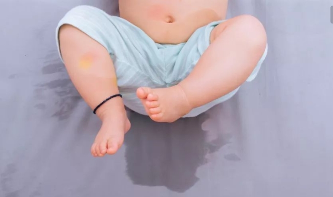 寶寶尿床還在延續(xù)，你該怎么辦？