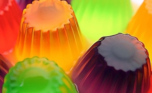 為什么不能給寶寶吃果凍？寶寶千萬不能吃哪些食物？