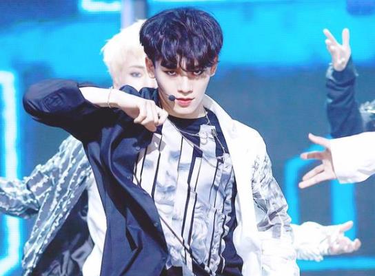 EXO金鐘大妻子產(chǎn)女當爸引粉絲不滿 勸其退團祝福未滿