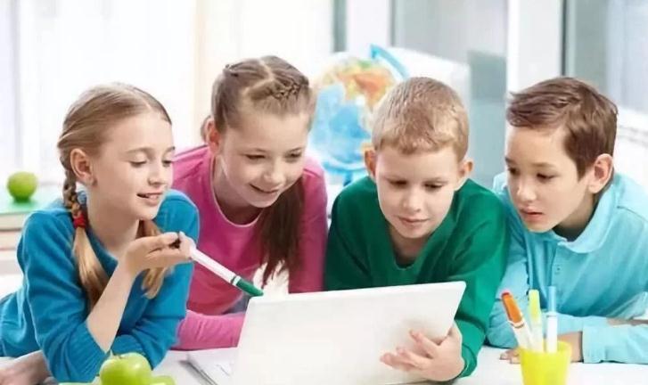 在孩子6歲前，要培養(yǎng)好社交禮儀