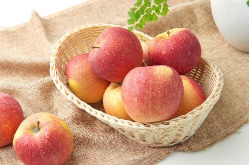 蘋果竟然是天然止咳方，吃對(duì)了止咳效果杠杠的