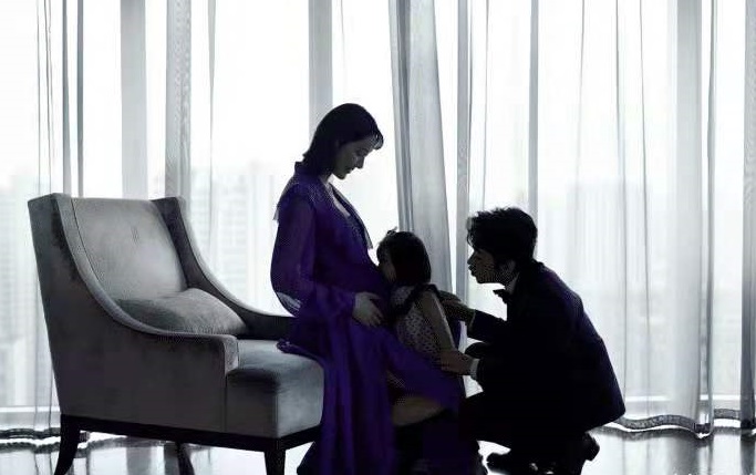 王祖藍發(fā)文暗示妻子分娩在即，但2年生倆真沒問題？