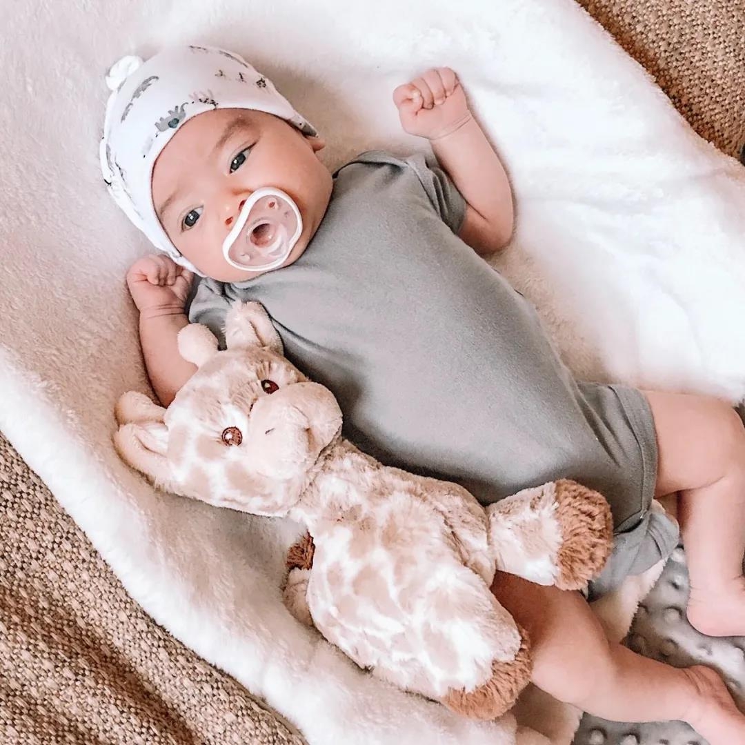 不知道如何挑選奶瓶？這款奶瓶完美滿足你的所有需求！