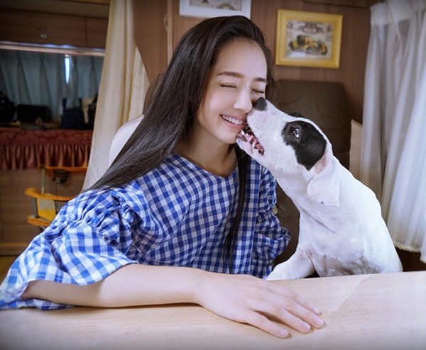 郭碧婷女兒百日宴照流出，郭碧婷產后身材引熱議