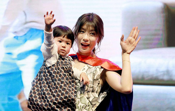 賈靜雯女兒竟然弱視600度！弱視的矯正方法你了解嗎？