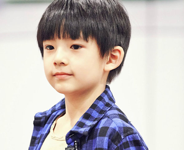 史上“最慘爸爸”潘粵明，連續(xù)七年隔空為兒子慶祝生日