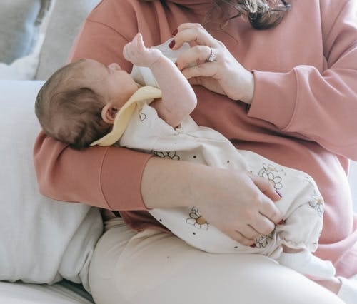 寶寶老吐奶，教你實用緩解辦法