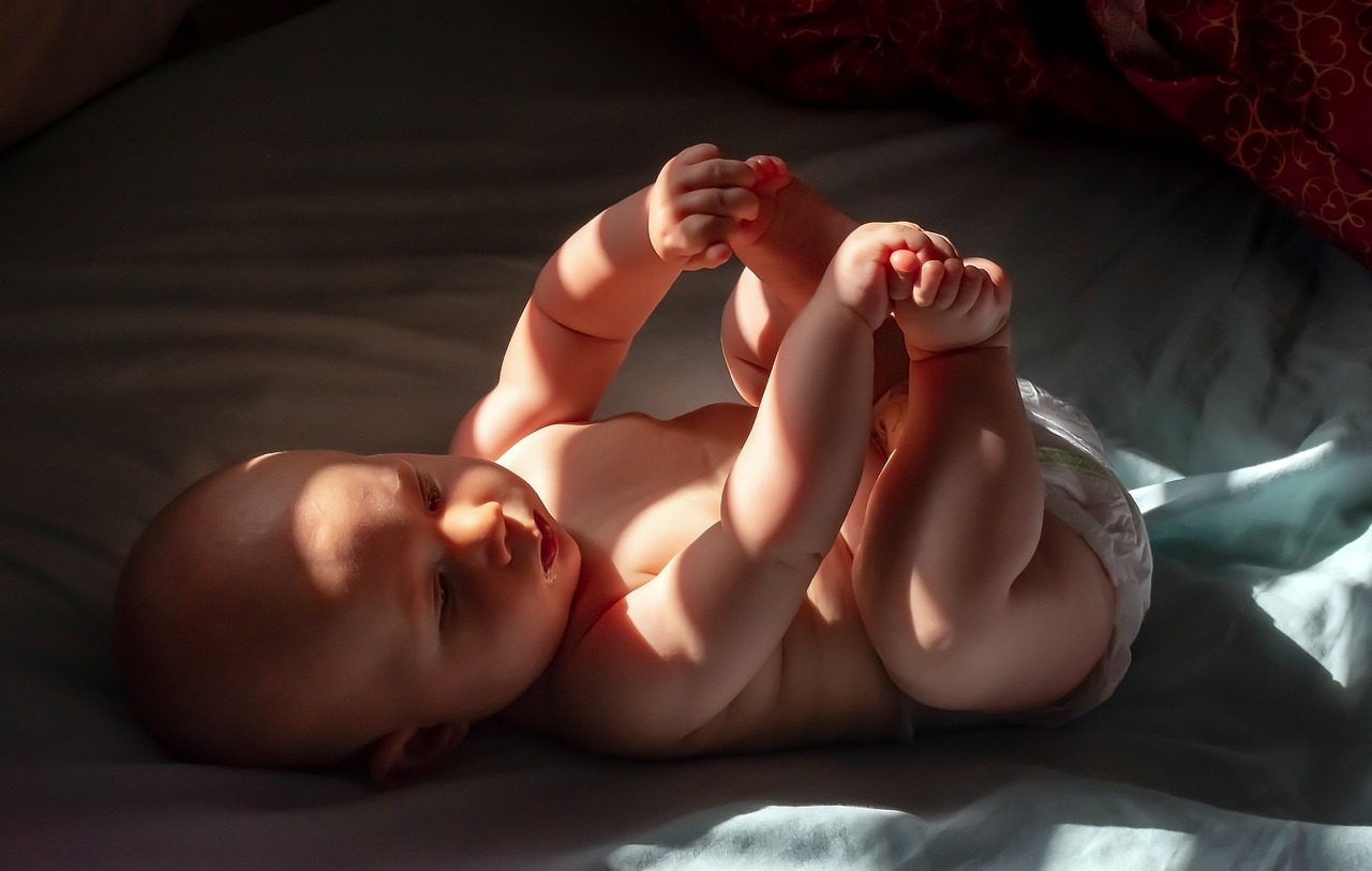 孩子經(jīng)常尿床？該怎么治療？