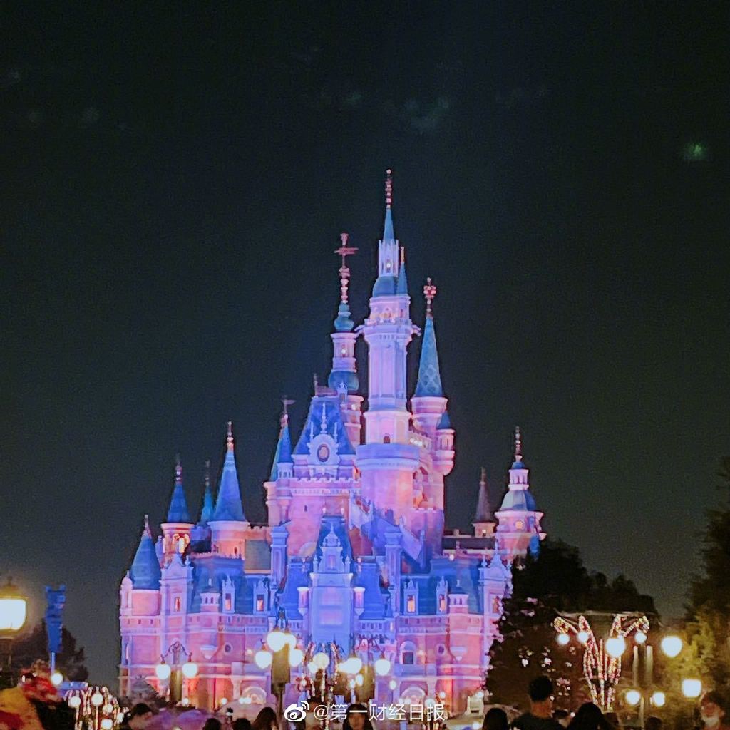 上海迪士尼恢復(fù)迪士尼朋友擁抱等互動(dòng)