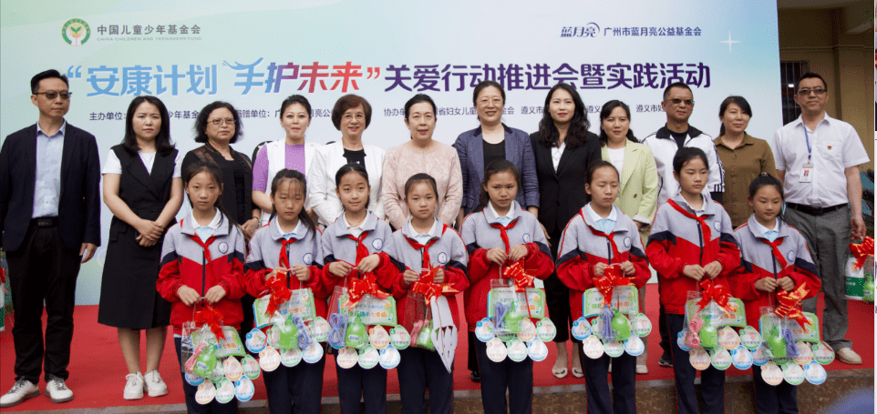 助力學校衛(wèi)生教育 “手”護兒童健康成長