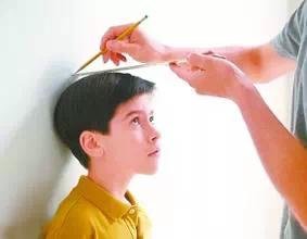 家長要抓住孩子身高猛漲的時(shí)期，有這幾個(gè)表現(xiàn)很重要
