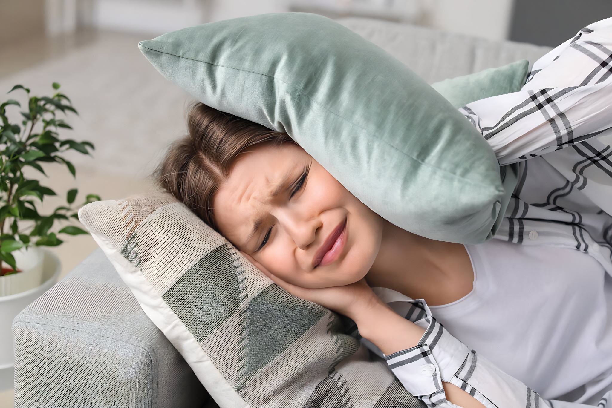 聽到別人的咀嚼、清嗓聲就抓狂？你可能得了一種病