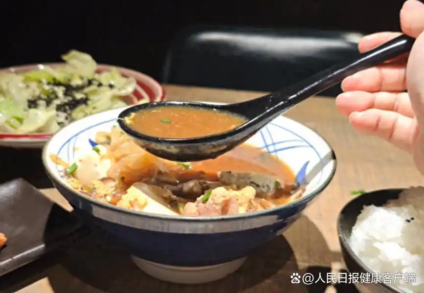 男子吃臘腸一周血壓飆升，冬季飲食當心“隱形鹽”